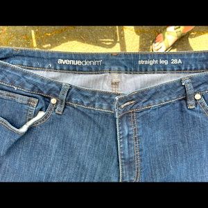 Avenue Jeans Size 28
